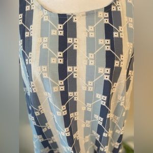 COMO Vintage Women’s Blue and White Embroidered Checkered Design Top -Sz L